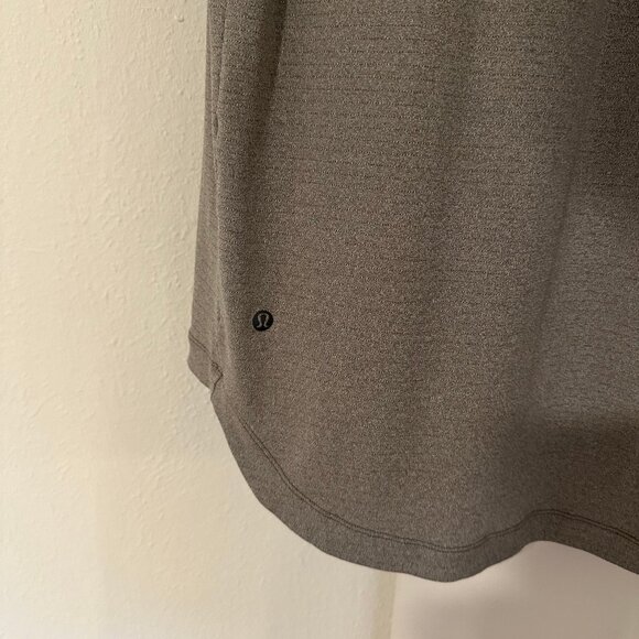 Lululemon Drysense SS - Size XL - Picture 4 of 4